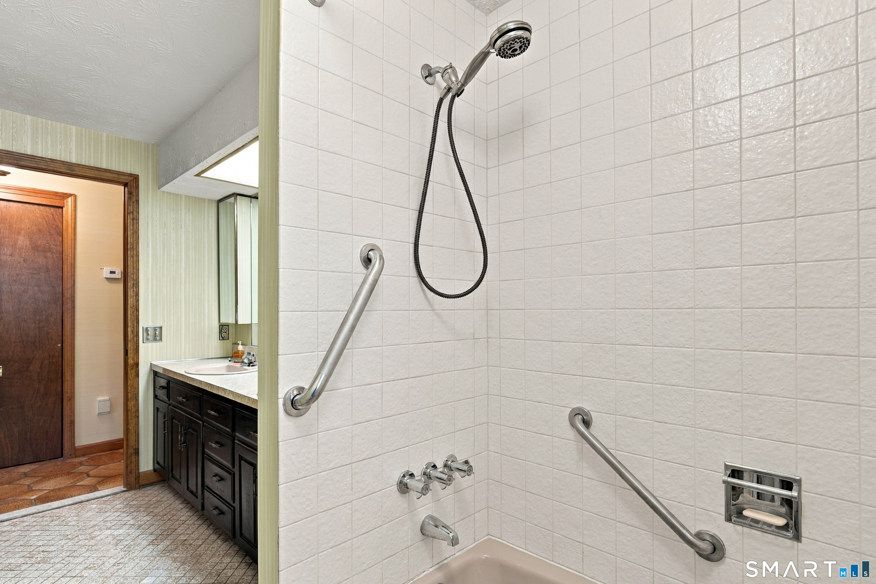 28 Angela Drive Wethersfield CT 06109