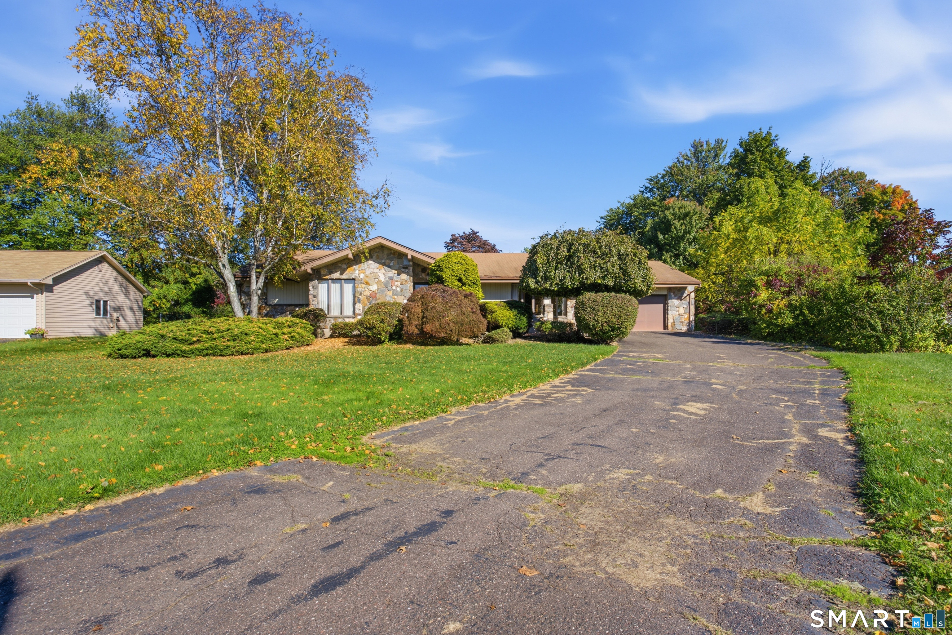 28 Angela Drive Wethersfield CT 06109