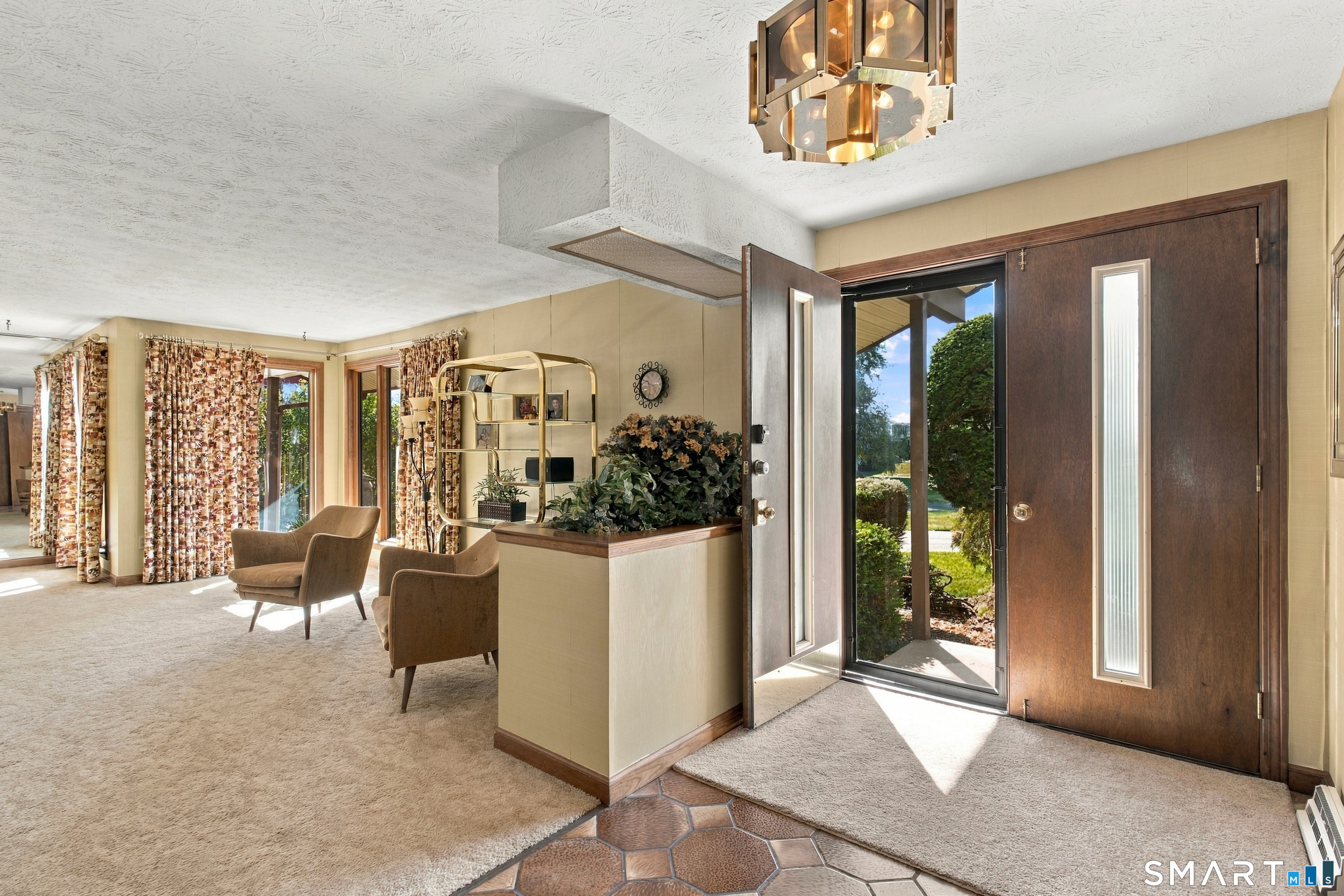 28 Angela Drive Wethersfield CT 06109