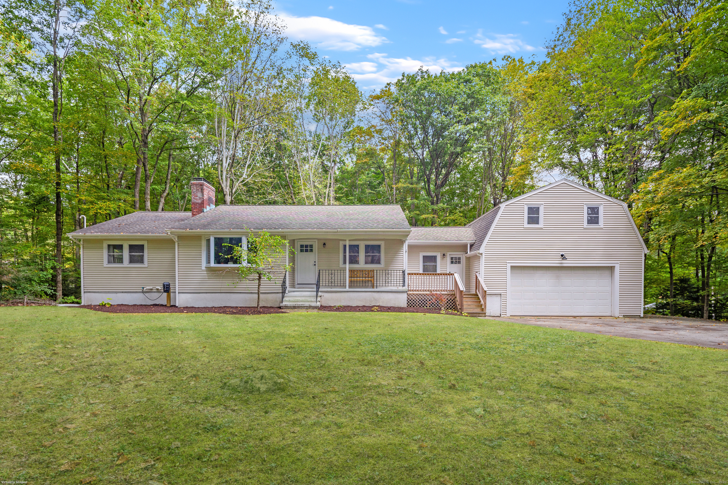 28 Bradley Lane Newtown CT 06482