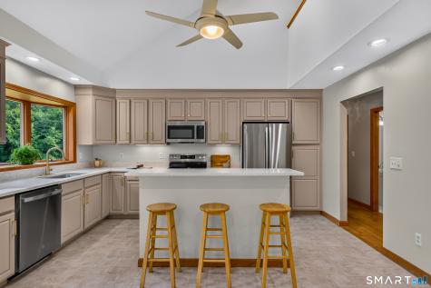 32 Deer Meadow Tolland CT 06084