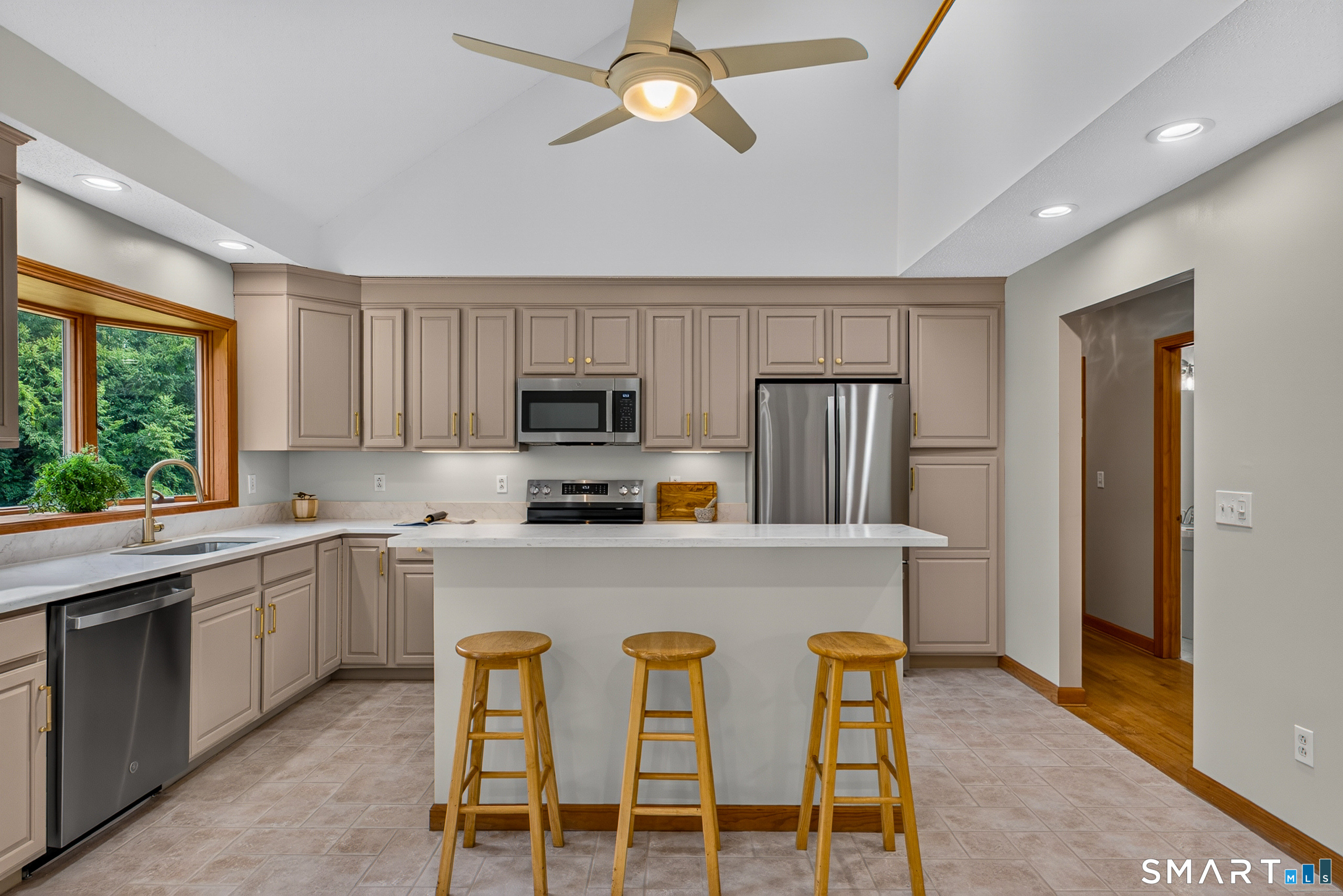 32 Deer Meadow Tolland CT 06084