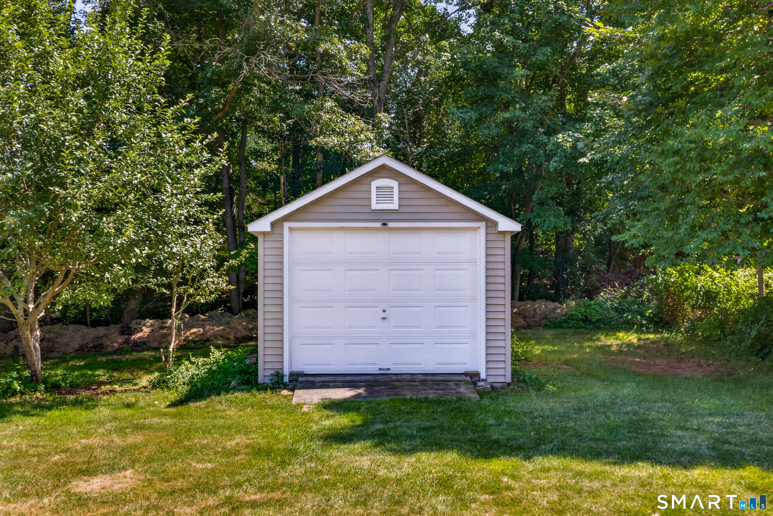 32 Deer Meadow Tolland CT 06084