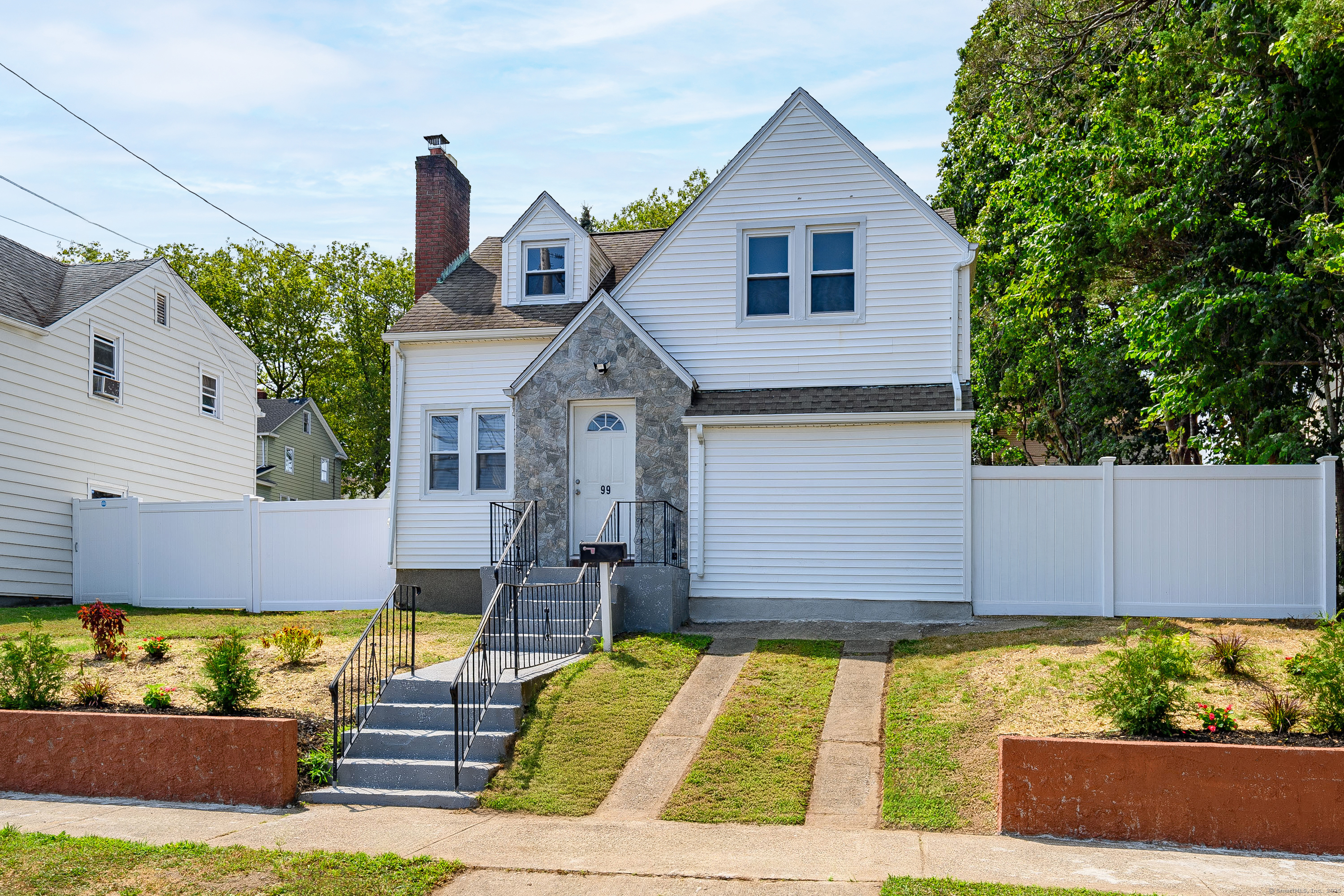 99 Carnegie Avenue Bridgeport CT 06610