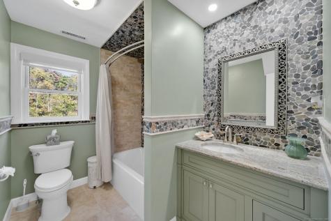 21 Lasalette Way North Branford CT 06471