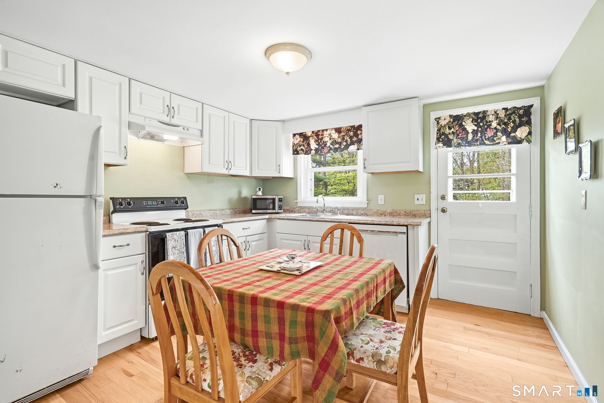 172 Pool Road North Haven CT 06473
