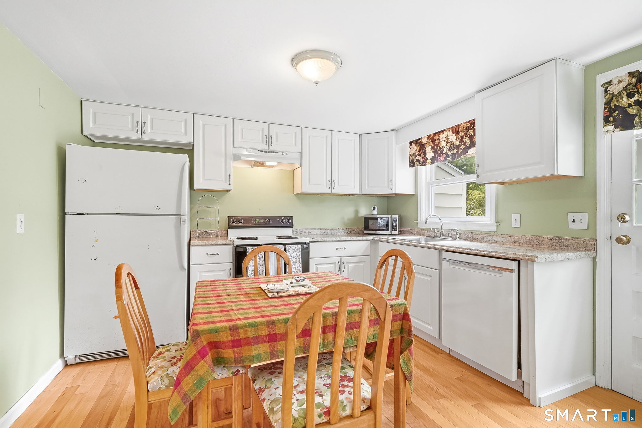 172 Pool Road North Haven CT 06473