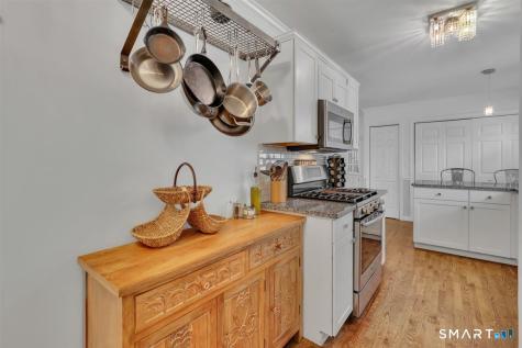 30 Quaker Lane Southington CT 06489