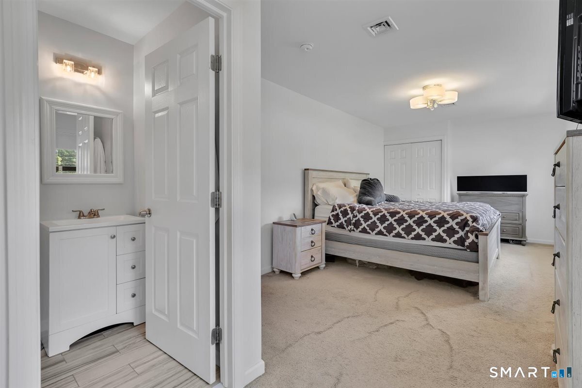 30 Quaker Lane Southington CT 06489