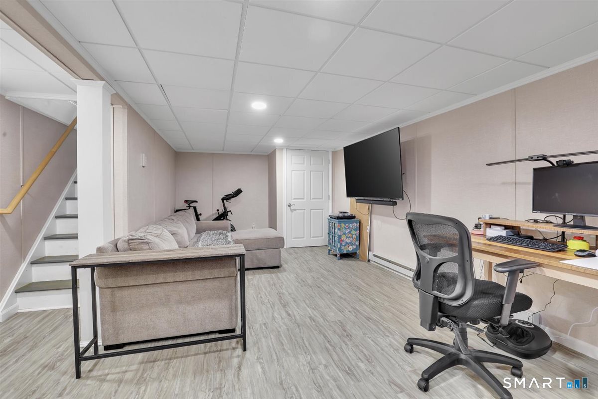 30 Quaker Lane Southington CT 06489