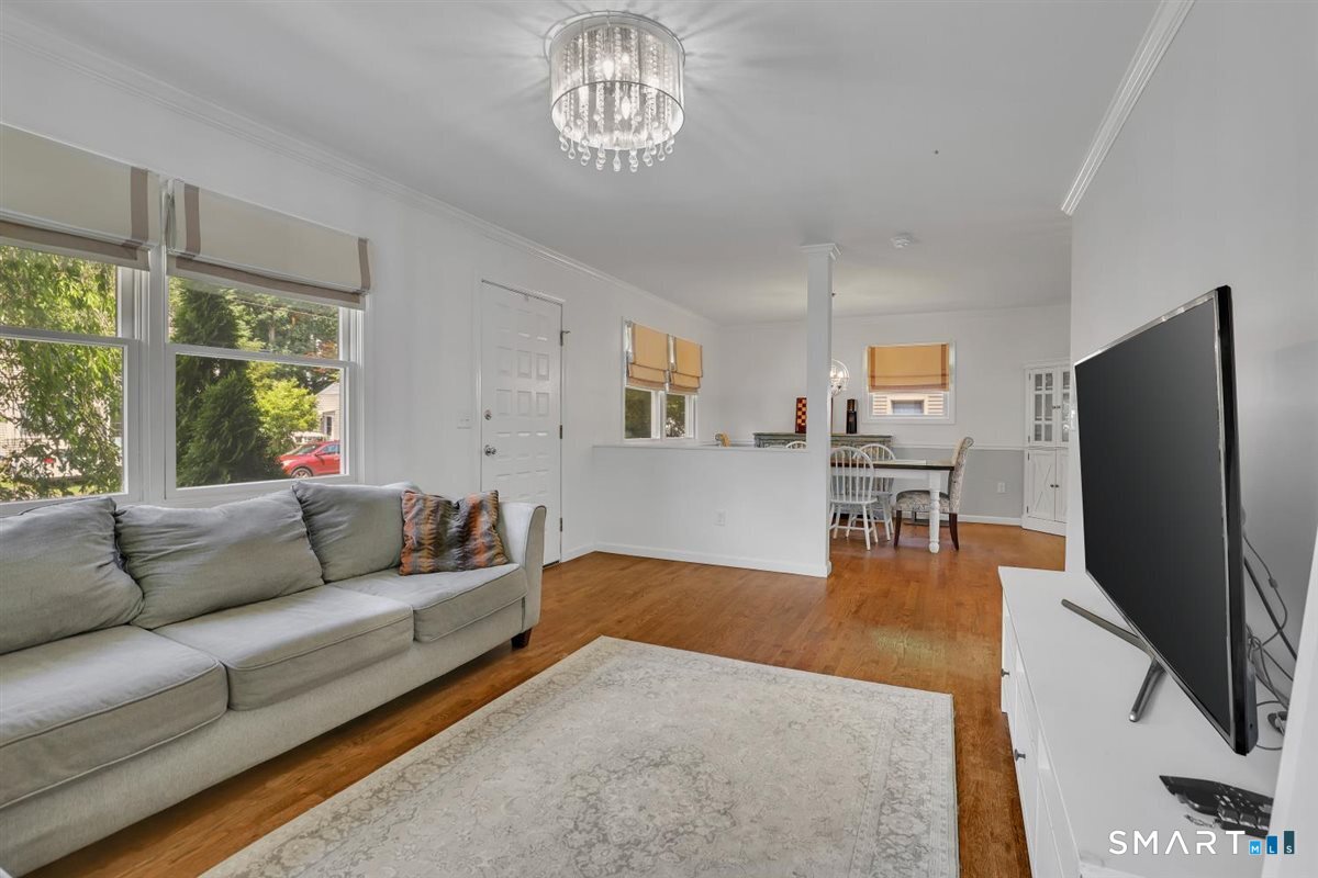 30 Quaker Lane Southington CT 06489