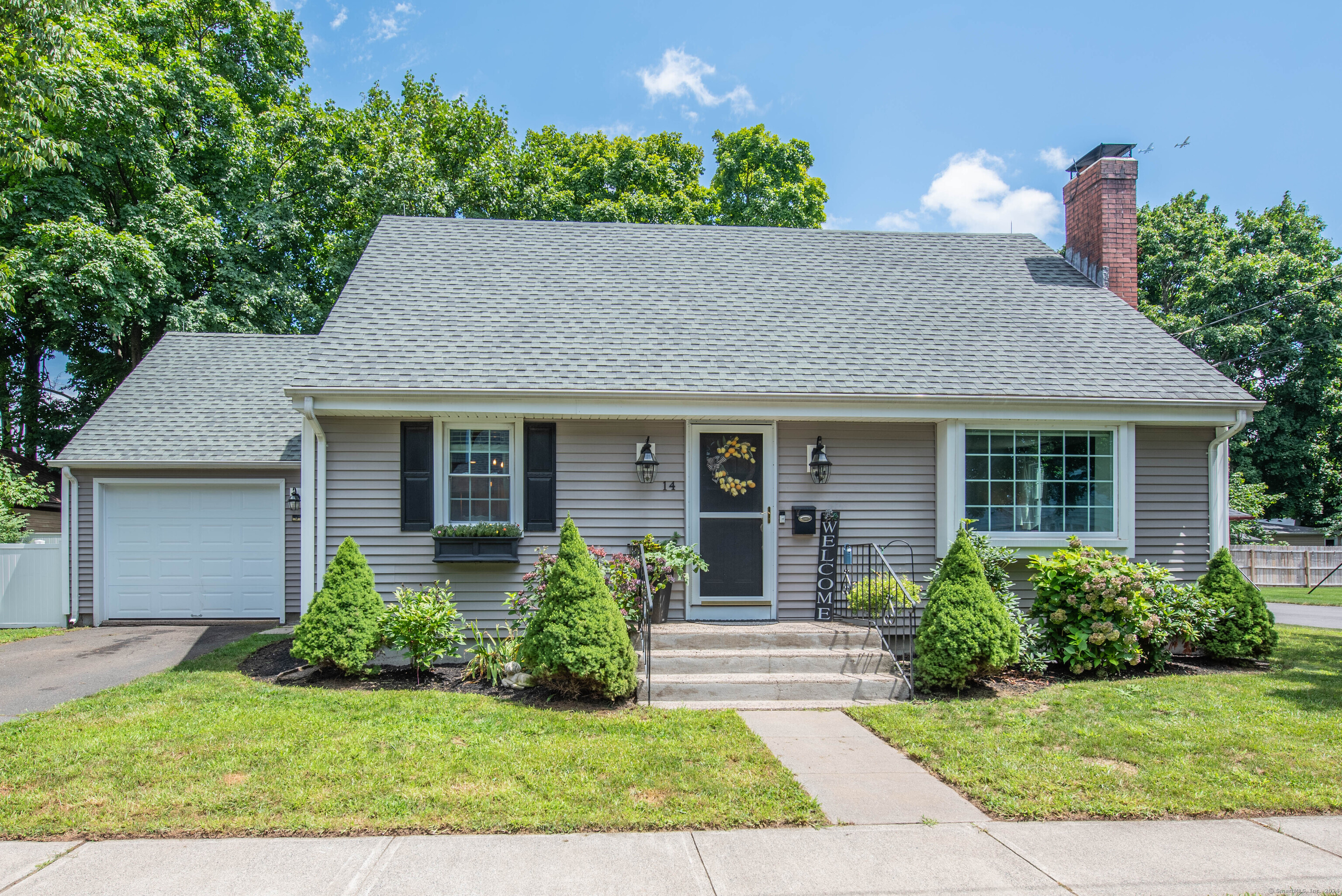 14 Strong Court Plainville CT 06062