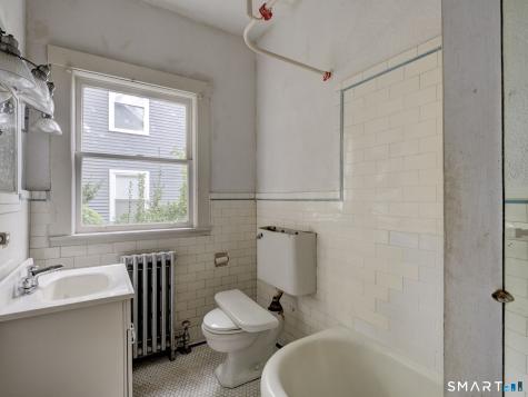 454 Montauk Avenue New London CT 06320