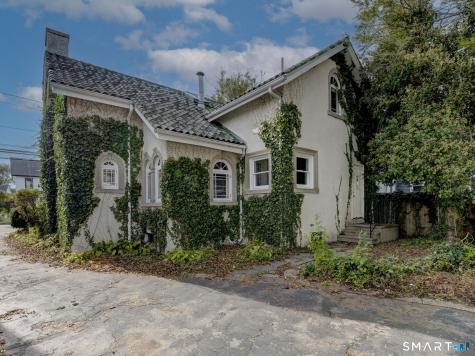 454 Montauk Avenue New London CT 06320