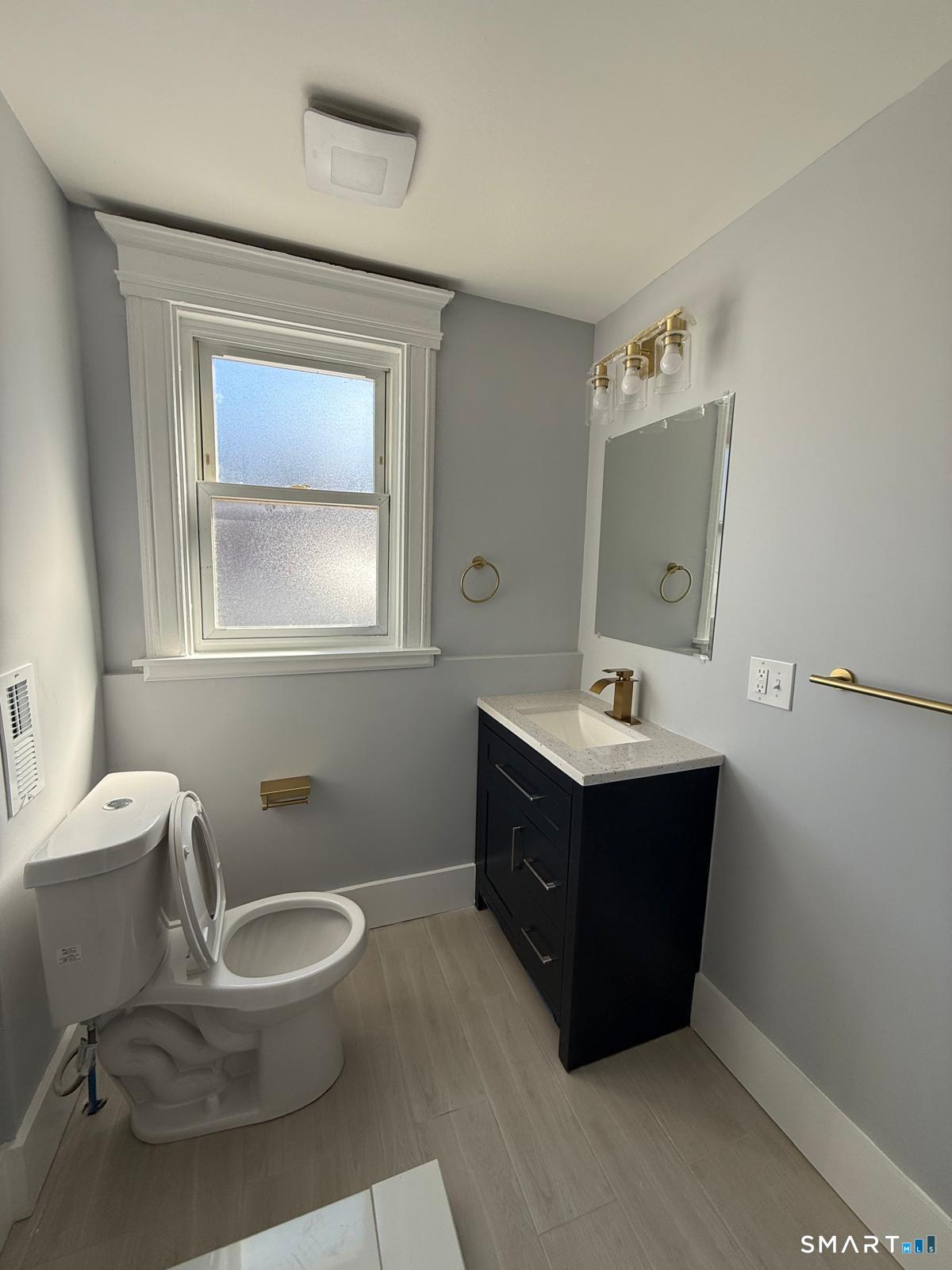 206 Remington Street Bridgeport CT 06610