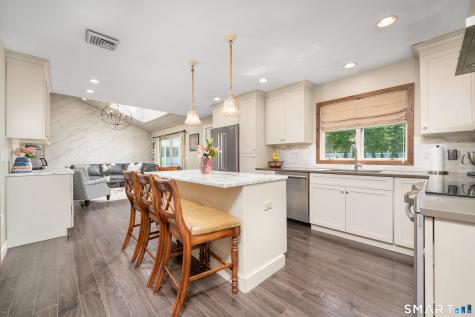 76 Glenbrook Drive Cheshire CT 06410
