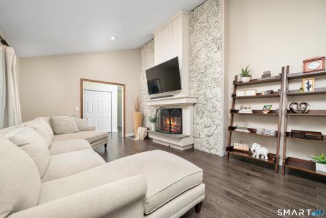 76 Glenbrook Drive Cheshire CT 06410
