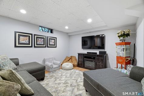 8 Hatchetts Hill Road Old Lyme CT 06371