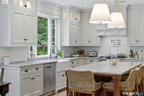 8 Hatchetts Hill Road Old Lyme CT 06371