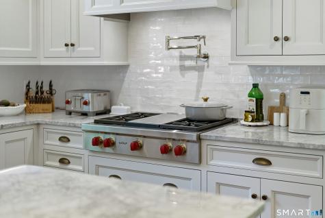 8 Hatchetts Hill Road Old Lyme CT 06371
