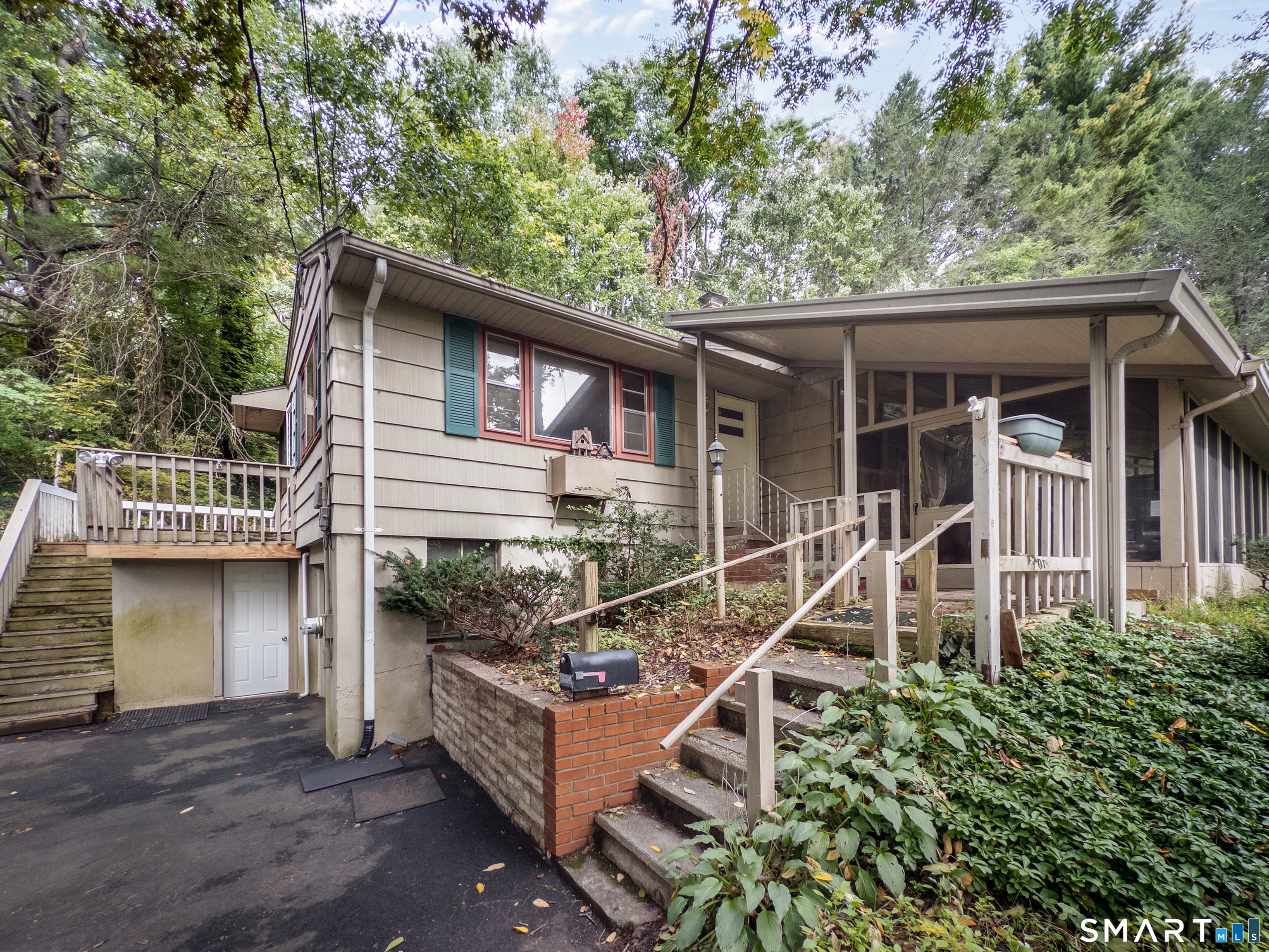 889 Benham Street Hamden CT 06514