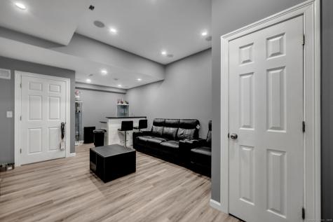 37 Seth Drive Naugatuck CT 06770