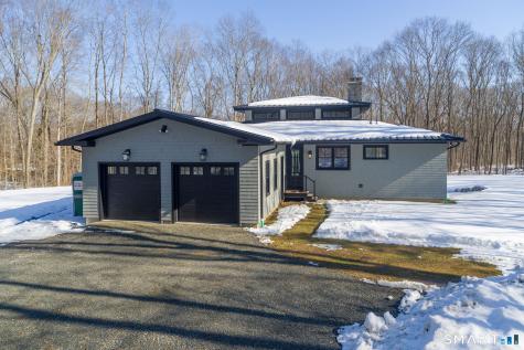 81 Strawberry Hill Road Madison CT 06443
