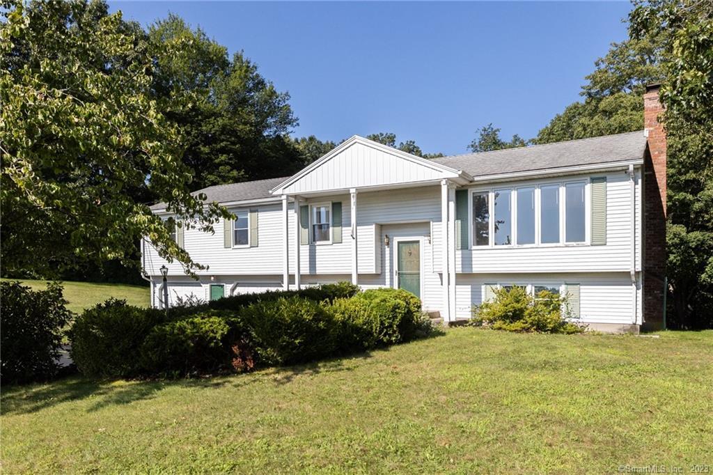 32 Renee Lane North Haven CT 06473