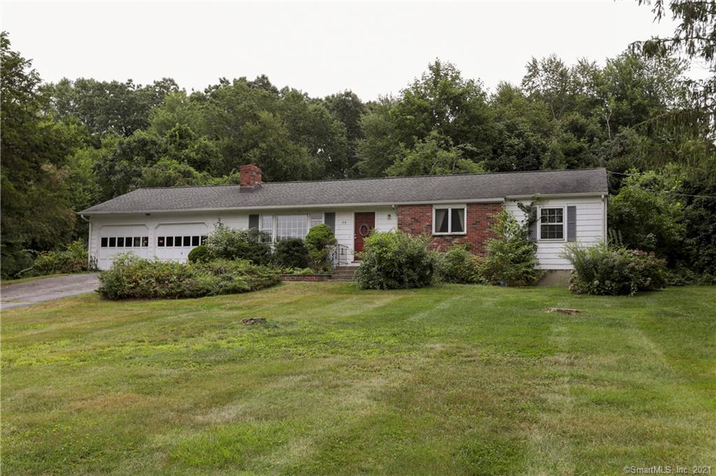 23 Greenbriar Lane Newtown CT 06470