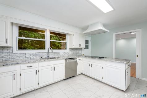 8 Lincoln Avenue West Hartford CT 06117