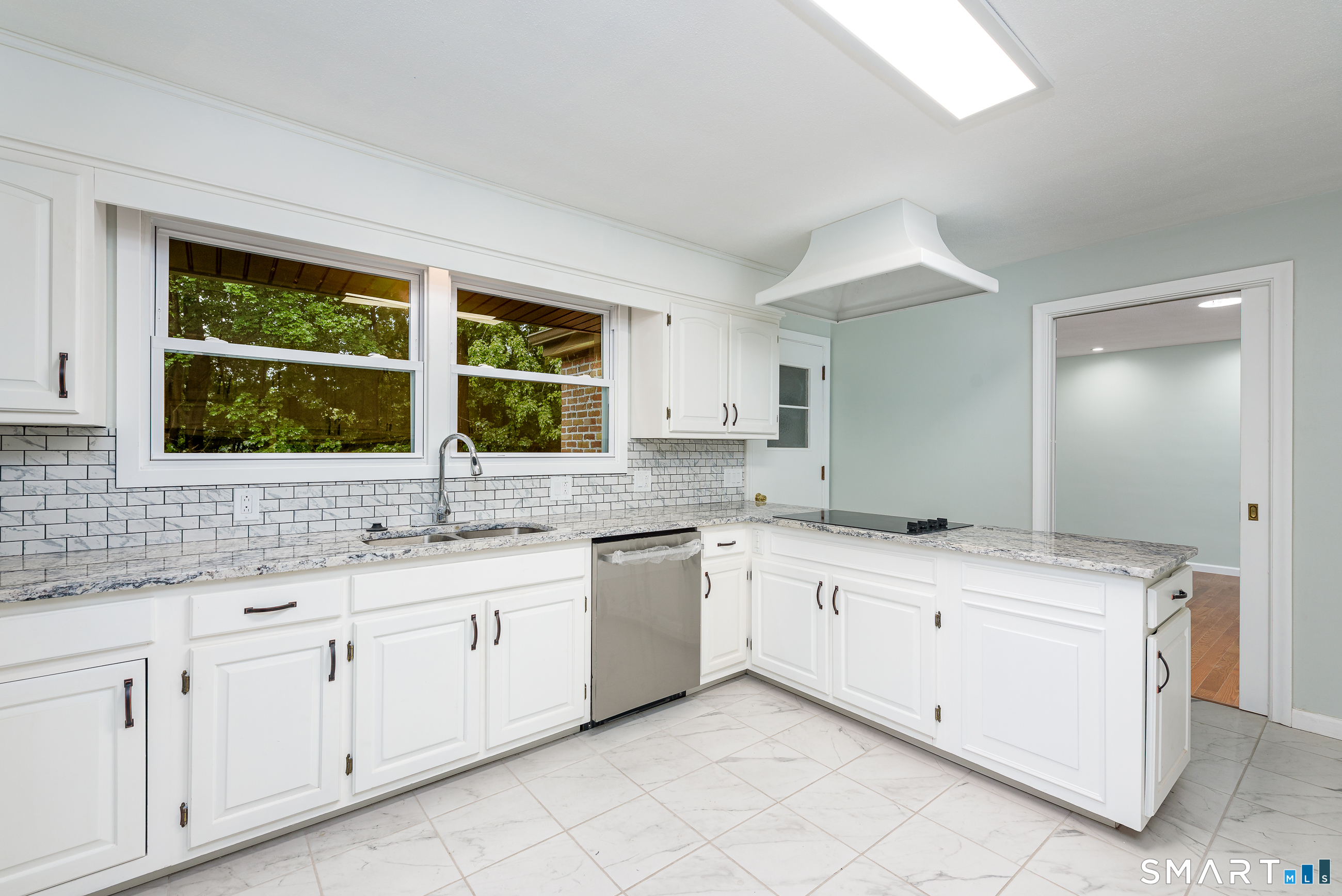 8 Lincoln Avenue West Hartford CT 06117