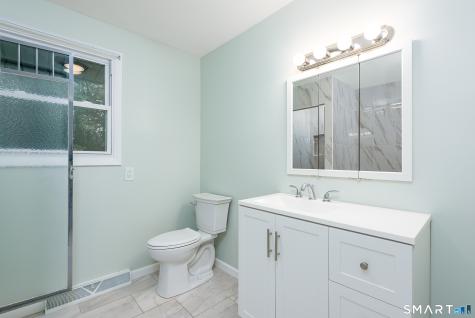 8 Lincoln Avenue West Hartford CT 06117