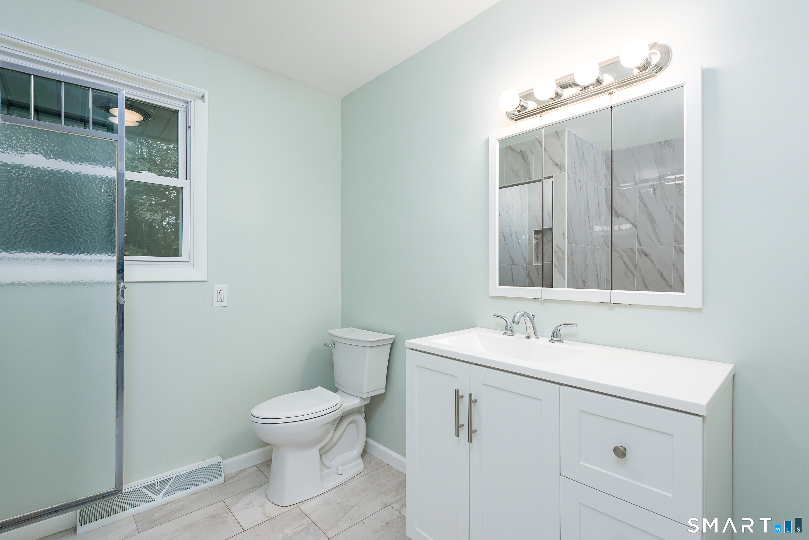 8 Lincoln Avenue West Hartford CT 06117
