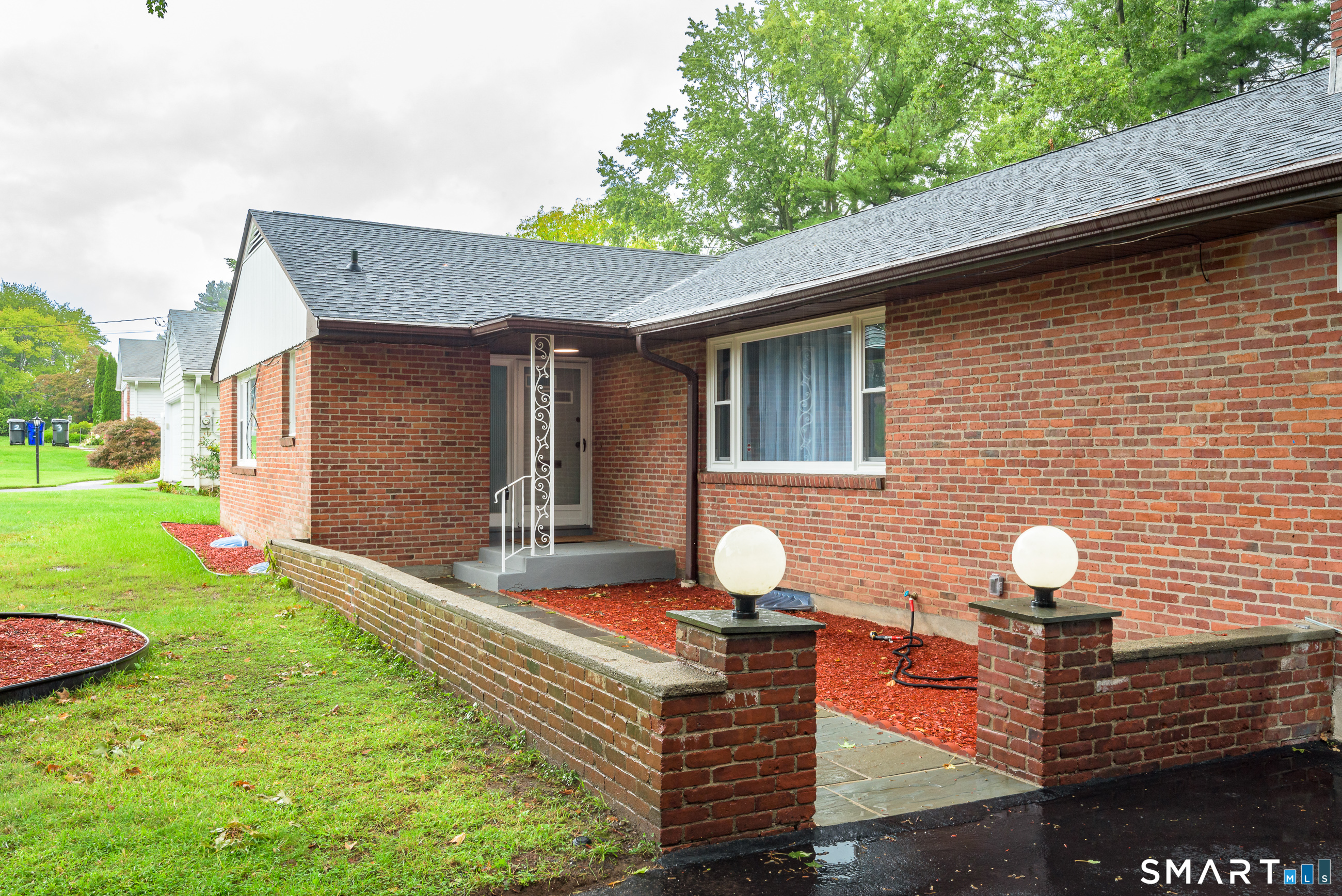 8 Lincoln Avenue West Hartford CT 06117