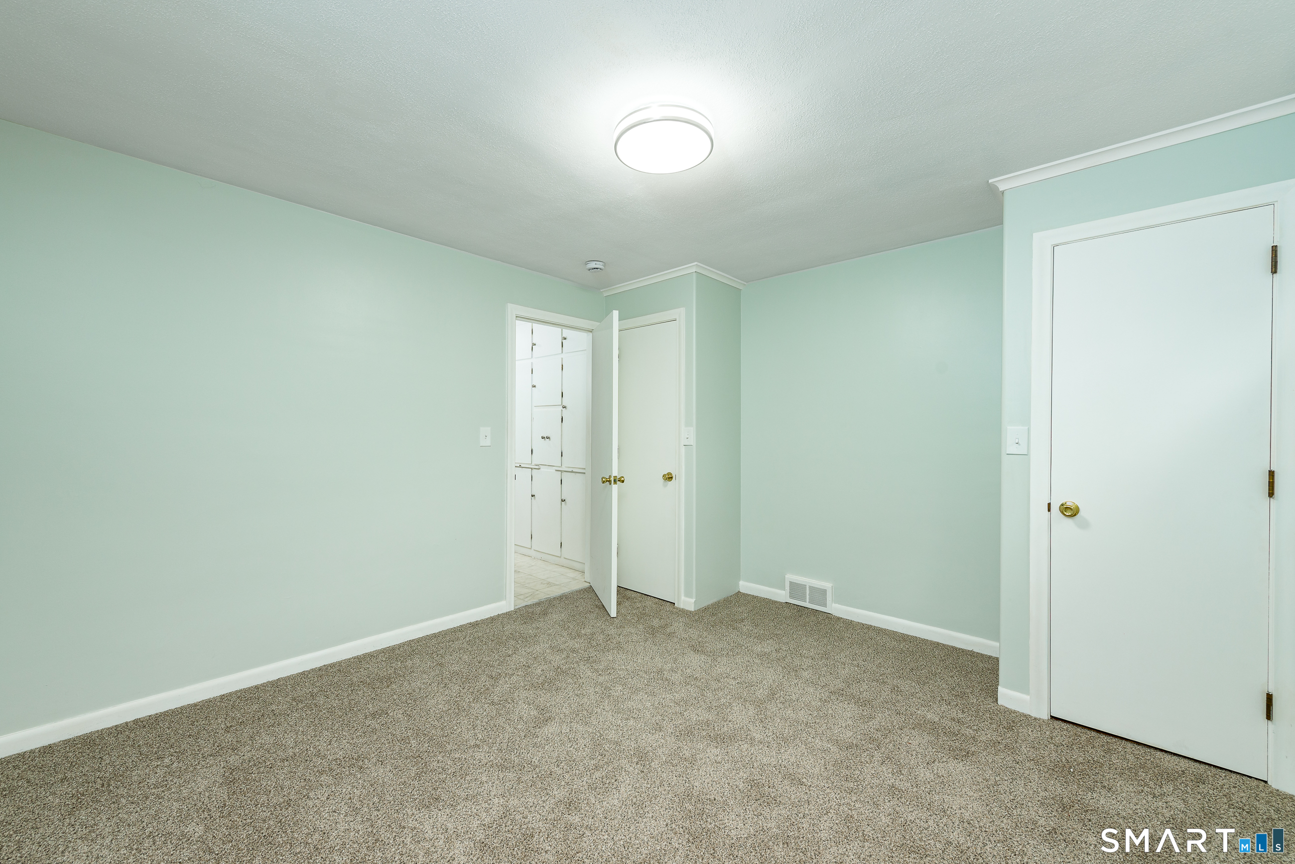 8 Lincoln Avenue West Hartford CT 06117