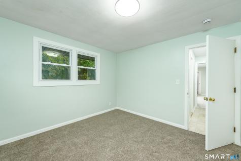 8 Lincoln Avenue West Hartford CT 06117
