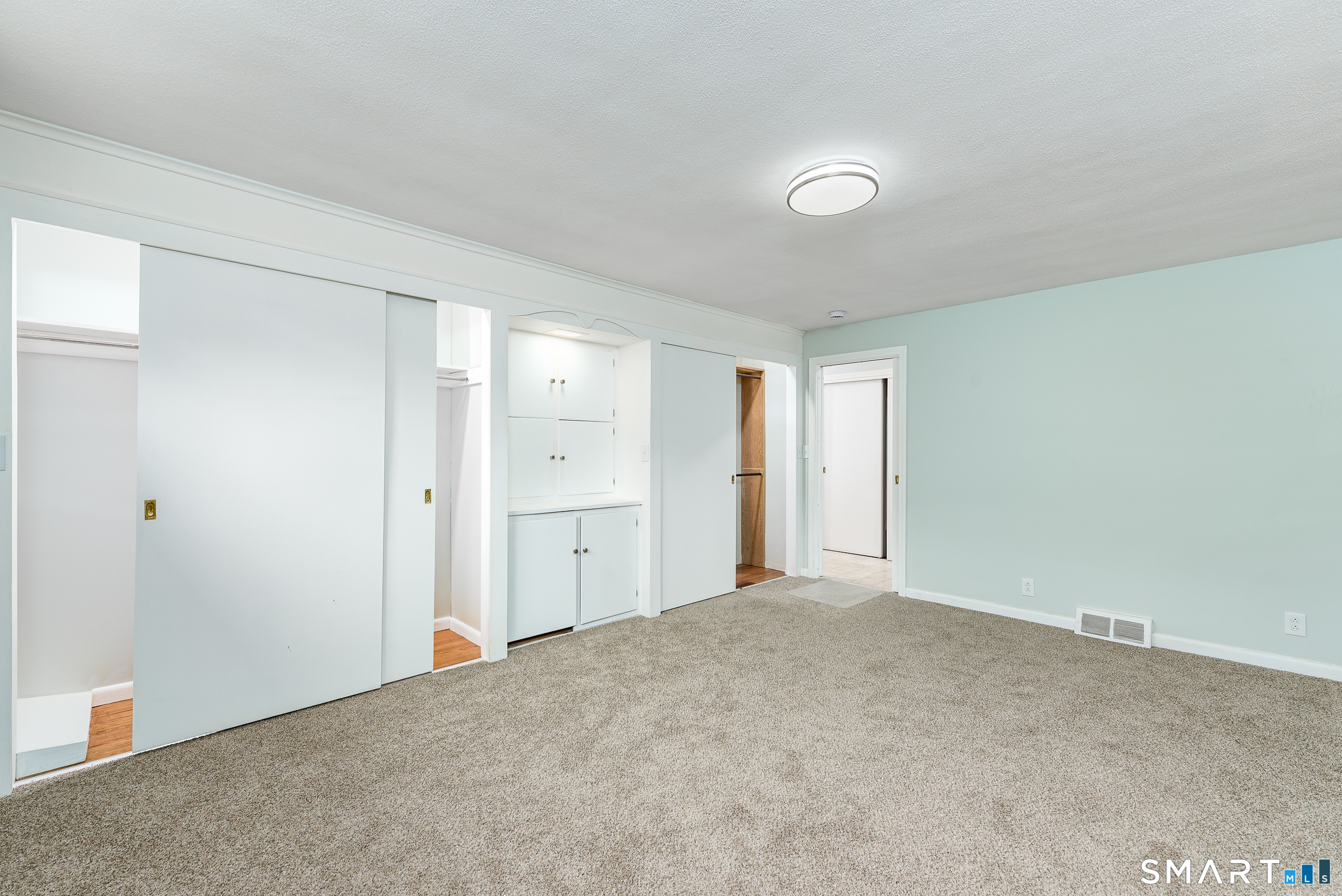 8 Lincoln Avenue West Hartford CT 06117