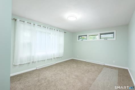 8 Lincoln Avenue West Hartford CT 06117