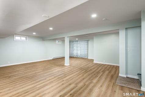 8 Lincoln Avenue West Hartford CT 06117