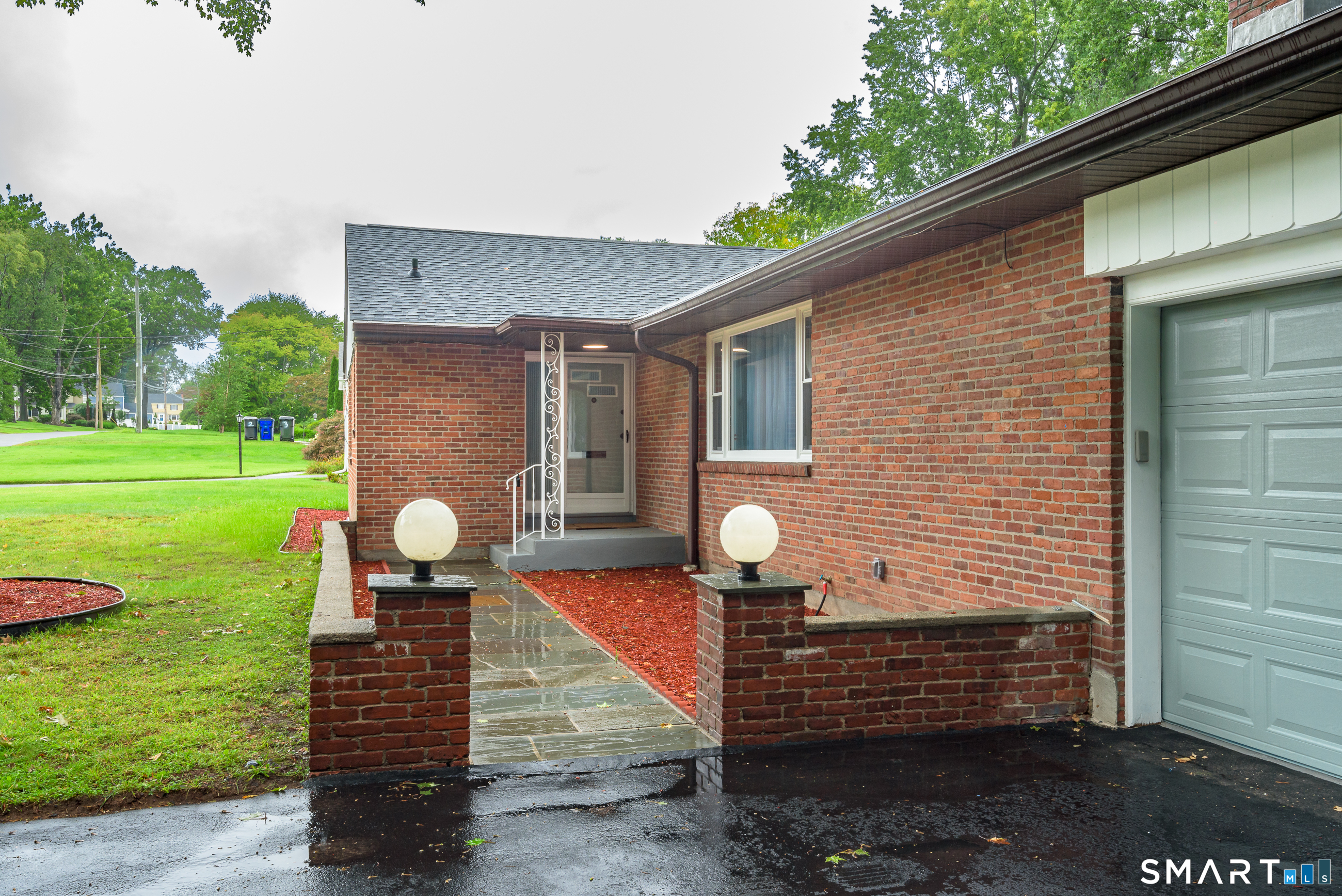 8 Lincoln Avenue West Hartford CT 06117