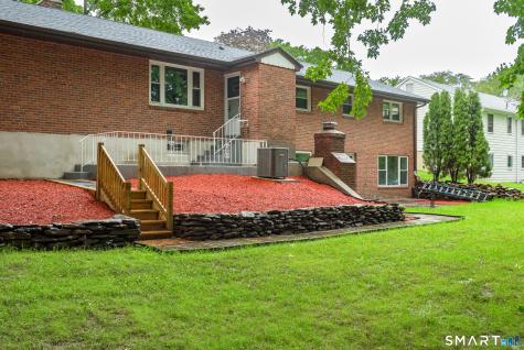 8 Lincoln Avenue West Hartford CT 06117