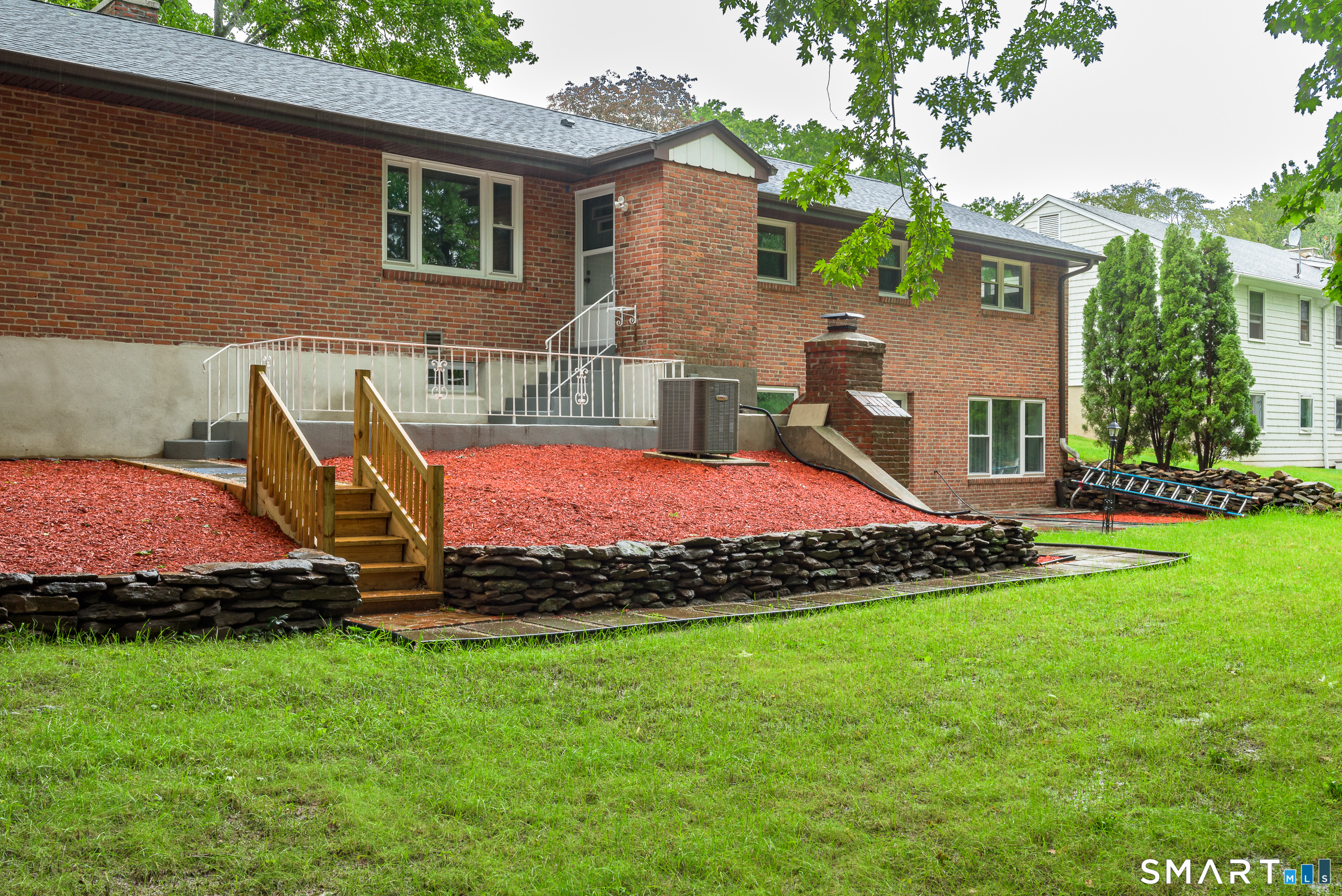 8 Lincoln Avenue West Hartford CT 06117
