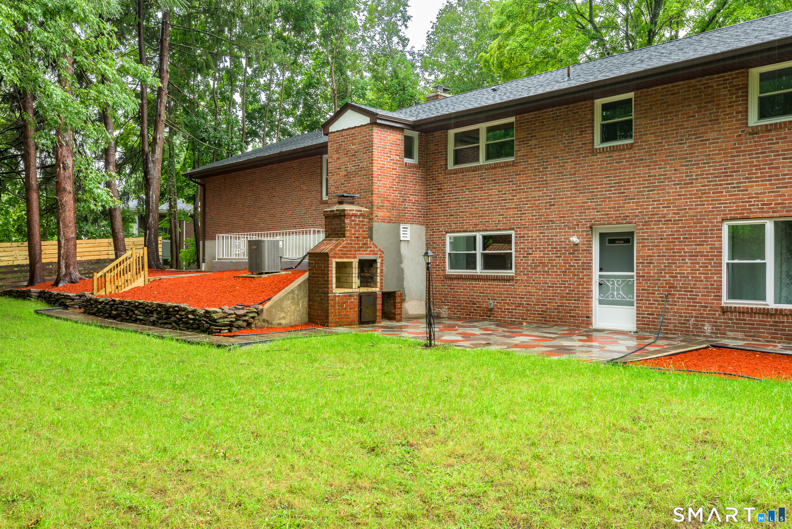 8 Lincoln Avenue West Hartford CT 06117