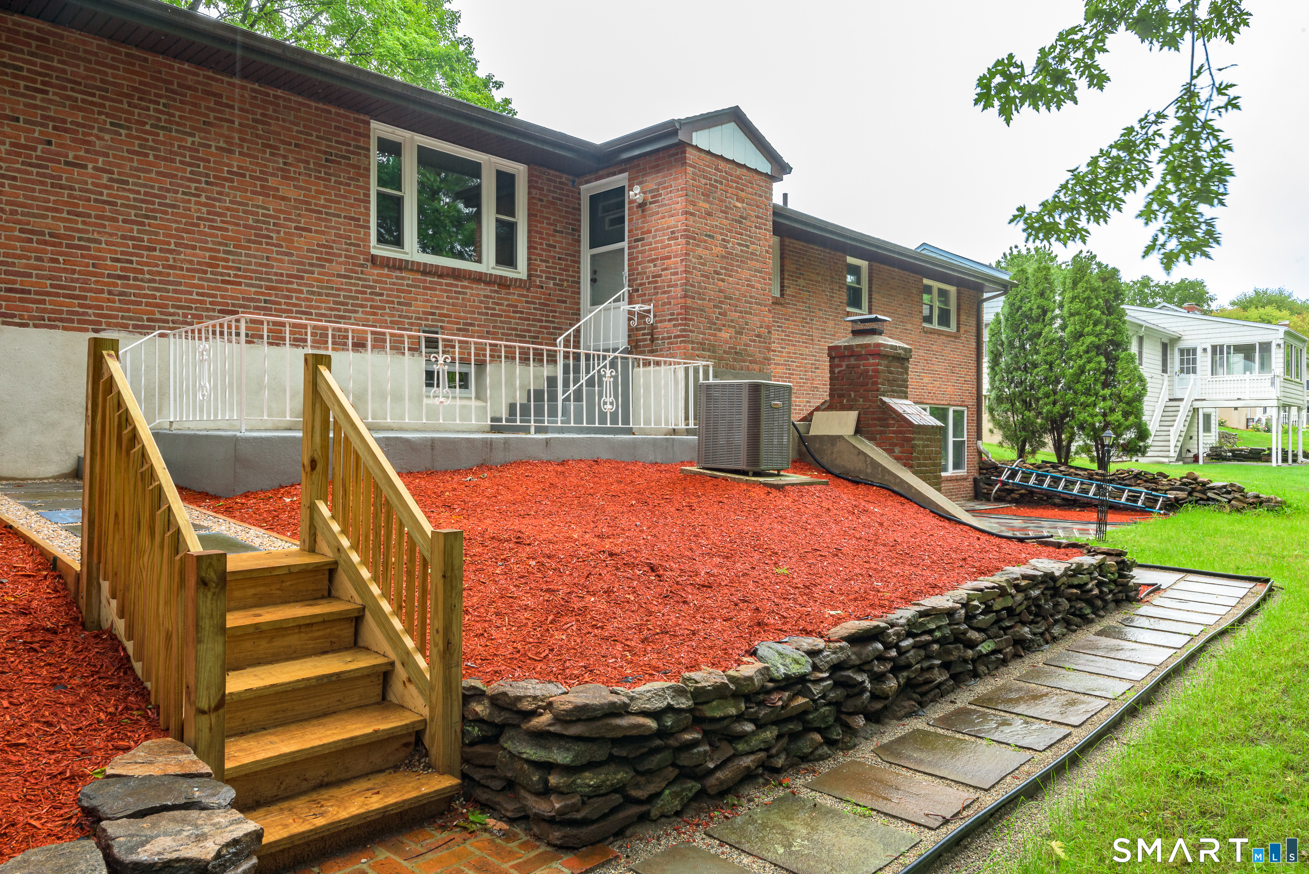 8 Lincoln Avenue West Hartford CT 06117
