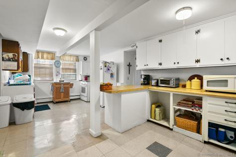 595 Town Hill Road New Hartford CT 06057