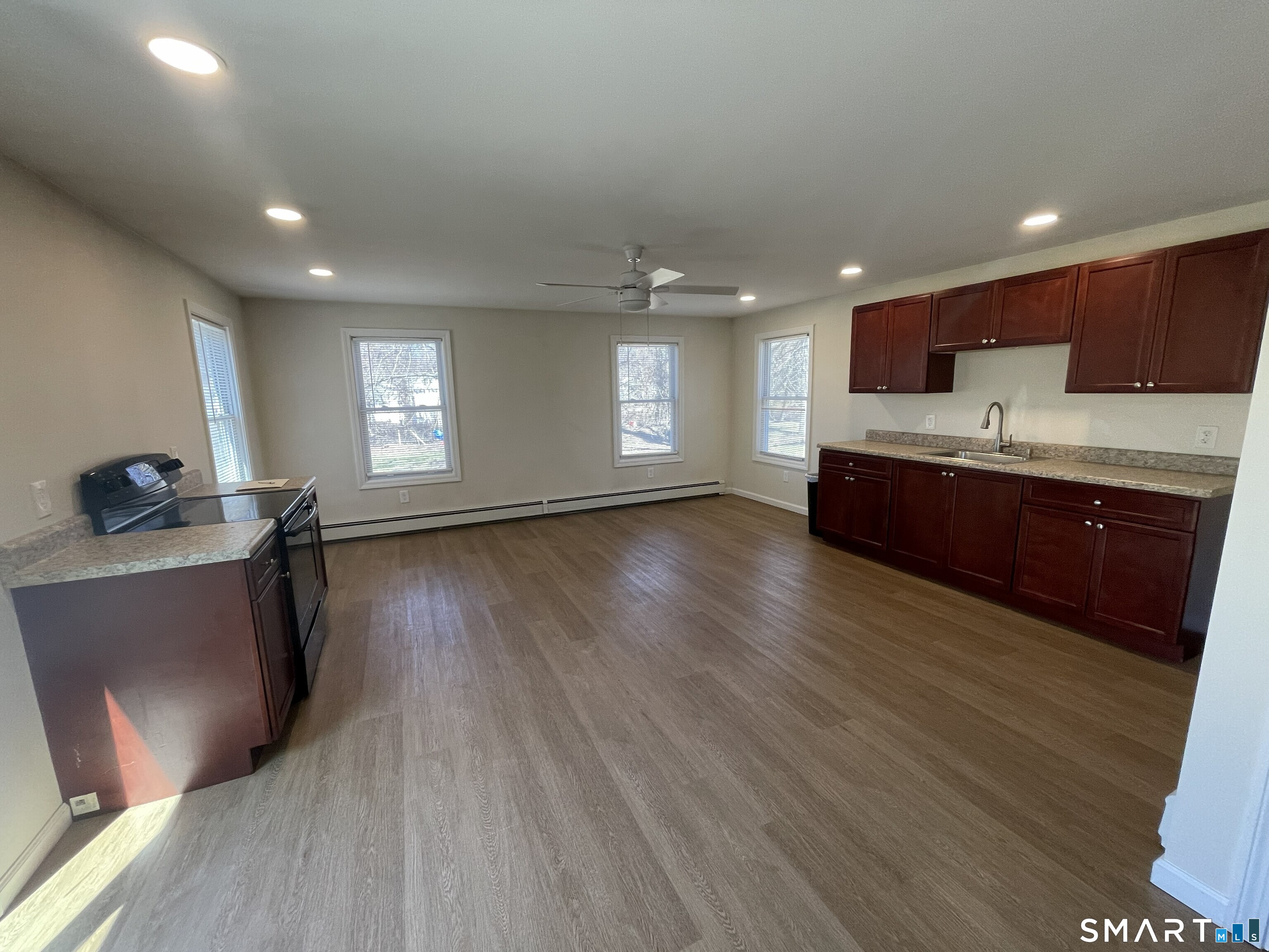 4 Pleasant Street East Windsor CT 06088