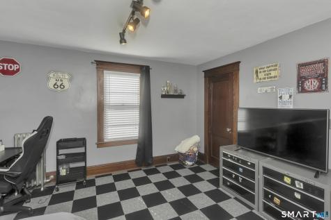 6 James Street Windsor Locks CT 06096