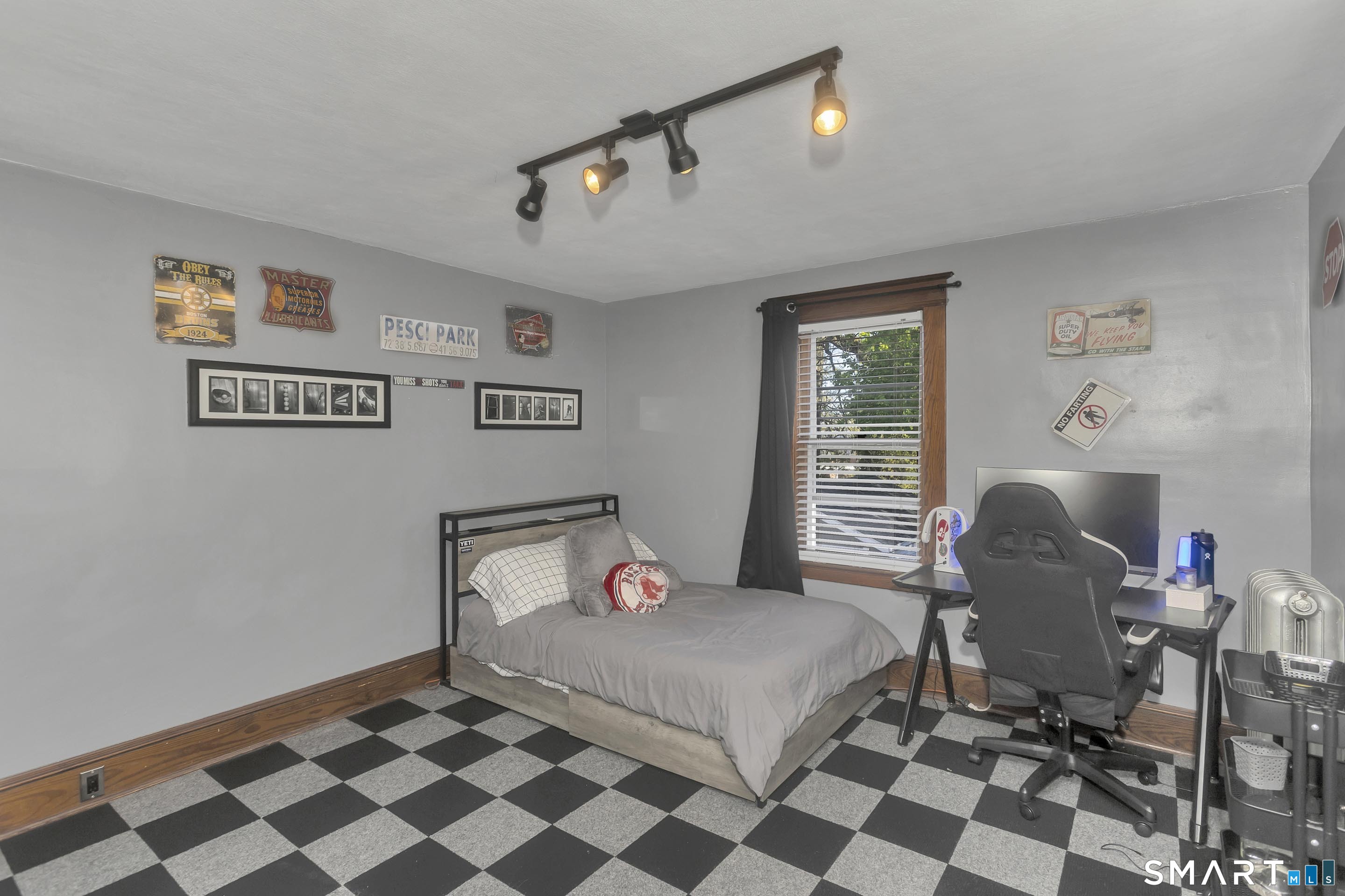 6 James Street Windsor Locks CT 06096