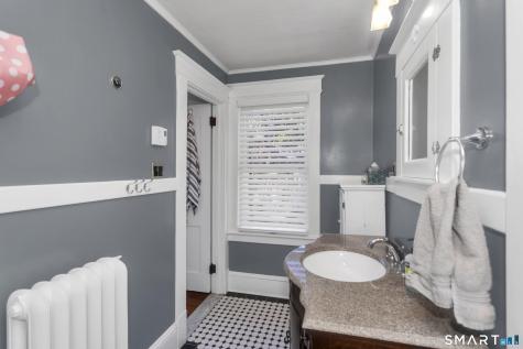 6 James Street Windsor Locks CT 06096