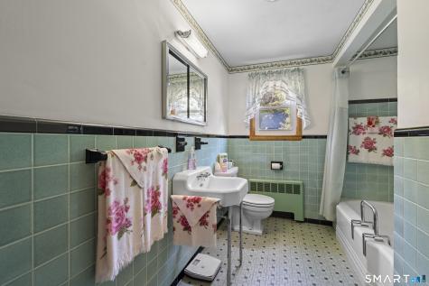 429 Mountain Road West Hartford CT 06107